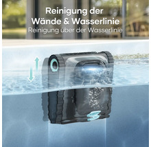 Schwimmbadreinigungsroboter im Wasser zur Reinigung von Wänden und Wasserlinie