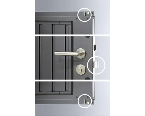 Detailansicht einer Tür mit Türgriff, Schloss und Sicherungsbolzen