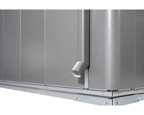 Detailansicht einer grauen Metallgartenbox mit Regenrinne