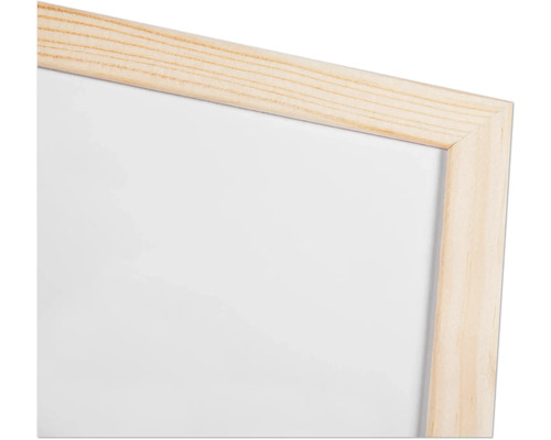 Detailansicht einer Whiteboard-Ecke mit Holzrahmen