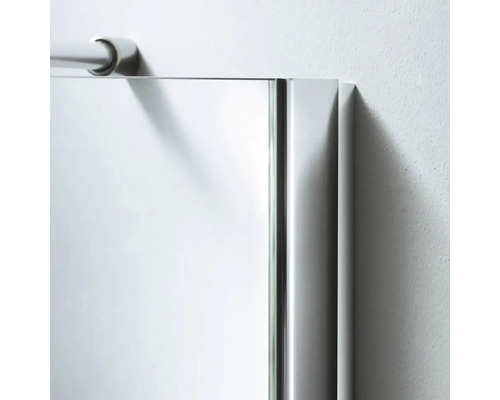 Detailansicht eines Spiegelschrankes mit Beleuchtung