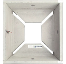 Betonschacht mit quadratischer Öffnung