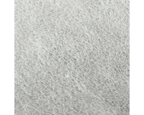 Nahaufnahme eines Teppichs mit kurzem Flor