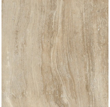 Nahaufnahme einer beigen Travertinfliese mit Maserung