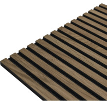 Holzpaneel mit Lamellenstruktur zur Wandgestaltung