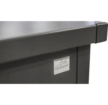 Detailansicht eines Gartenprodukts mit Biohort Logo, hergestellt in Österreich