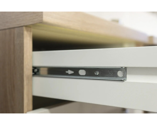 Detailaufnahme einer Schublade mit Schubladenschiene