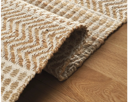 Teppich aus Naturfasern mit Zickzackmuster