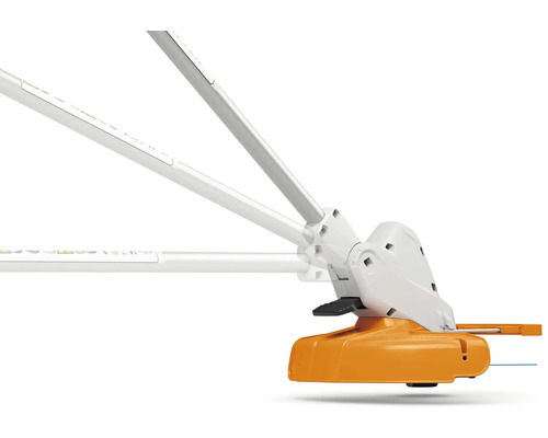 Detailaufnahme eines Rasentrimmers mit verstellbarem Schneidkopf