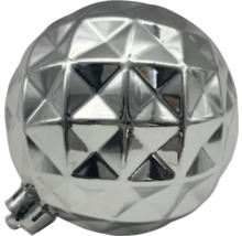 Silberne Christbaumkugel mit geometrischem Muster