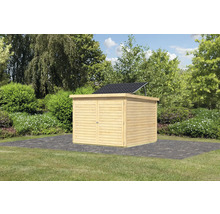 Holzgartenhaus mit Solaranlage im Außenbereich