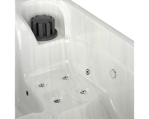 Detailansicht eines Whirlpools mit Düsen und Filter