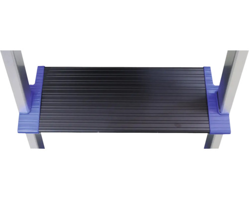 Tritt einer Leiter mit Aluminiumrahmen und rutschfester Oberfläche