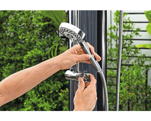 Montage einer Handbrause an einer Gartendusche