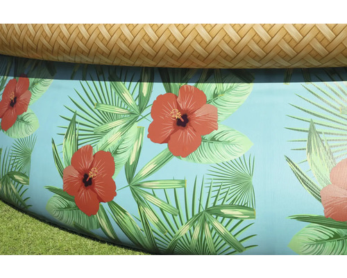 Detailansicht eines Pools mit Hibiskusblüten- und Palmenblattmuster
