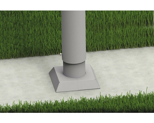 Bodenhülse für Fahnenmast mit Rasen