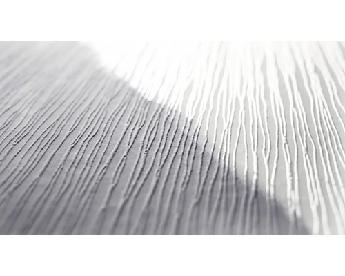 Nahaufnahme einer strukturierten Oberfläche mit linearem Muster