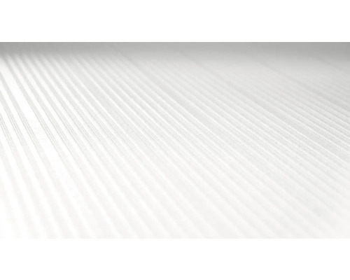 Nahaufnahme eines Plissees mit feinen horizontalen Falten