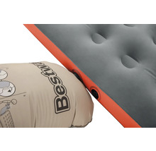 Detail einer Luftmatratze mit integrierter Pumpe der Marke Bestway