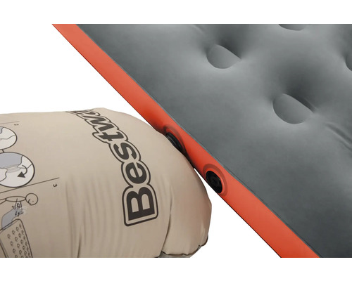 Detail einer Luftmatratze mit integrierter Pumpe der Marke Bestway