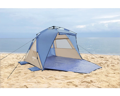 Strandmuschel mit Bodenplane am Sandstrand