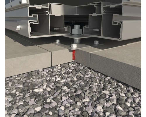 Detailansicht einer Terrassenüberdachung mit Unterkonstruktion und Befestigungselementen auf Betonplatten und Kies
