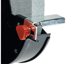 Detailaufnahme eines Schleifbocks mit Schleifscheibe und Werkstückauflage