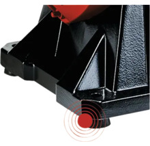 Detailansicht des Gerätefußes einer Metallsäge