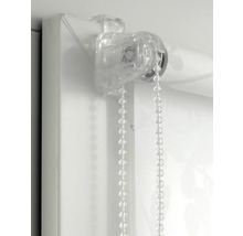 Detail einer Rollos mit Kettenzug und transparenter Halterung.