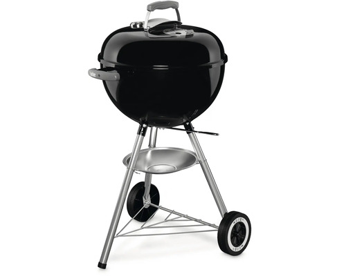 Schwarzer Holzkohlegrill mit Deckel, Griff, Ascheauffangbehälter und Rädern