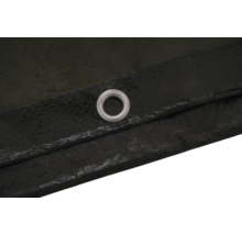 Detail einer schwarzen Gewebeplane mit Öse