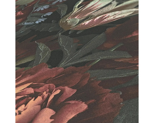 Detailaufnahme einer floral gemusterten Tapete