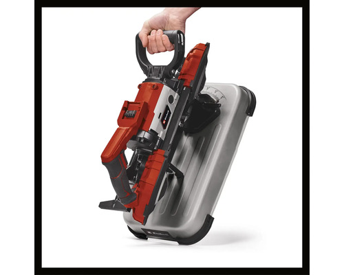 Einhell Logo Bandsäge im Tragekoffer, gehalten von einer Hand