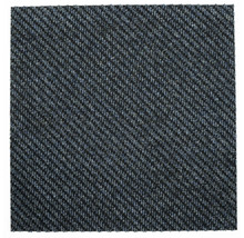 Quadratischer Teppich mit diagonaler Musterung