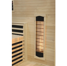 Nahaufnahme eines Saunainnenraums mit Bank und Beleuchtungselement