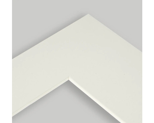 Detailansicht eines weißen Bilderrahmen Eckstücks