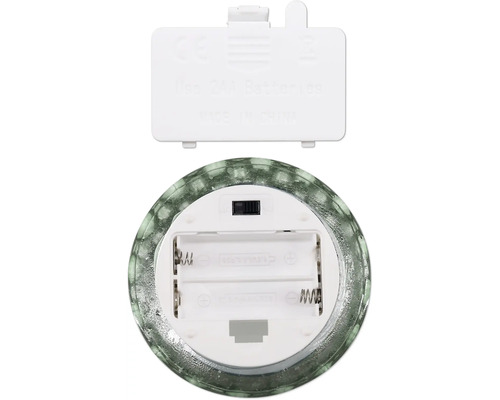 Batteriefach einer LED-Dekokugel mit Platz für zwei Batterien