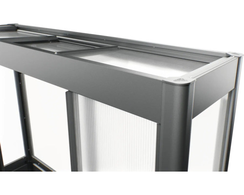 Detailansicht eines Hochbeets mit transparenten Scheiben und grauem Rahmen