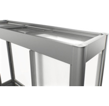 Detailansicht eines Gewächshauses mit Polycarbonatplatten