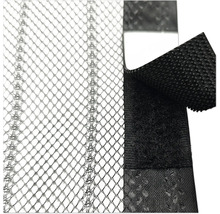 Nahaufnahme eines Insektenschutzgitters mit Klettverschluss