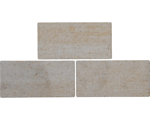 Drei Steinzeugfliesen