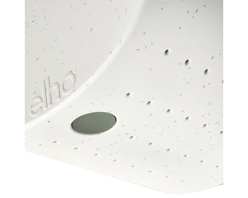 Detailansicht eines Blumentopfs mit Elho Logo und Drainagelöchern