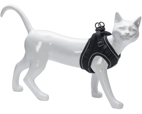 Katzengeschirr an einer Katzenpuppe