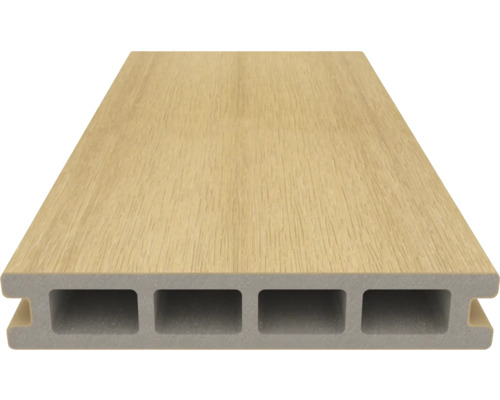 Terrassendiele aus Holzverbundwerkstoff mit Hohlkammerprofil