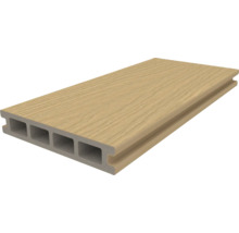 Terrassendiele aus Holz-Polymer-Werkstoff mit Hohlkammerprofil