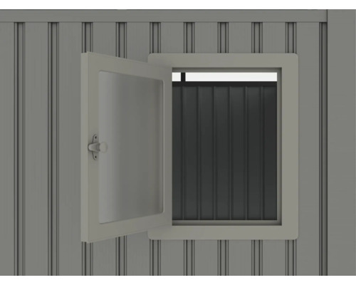 Detailansicht eines Gartenhauses mit geöffnetem Fenster