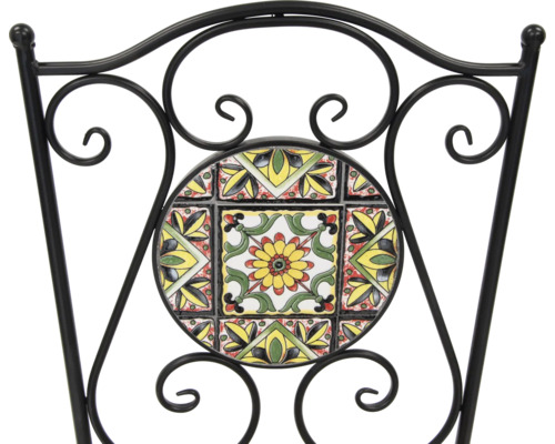 Detail einer Stuhllehne mit Fliesenornament