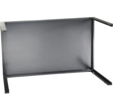 Unteransicht eines Tisches mit Metallgestell