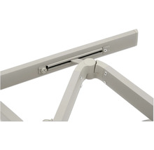 Detailansicht eines Klapptisches mit Metallgestell und Verbindungsstücken.