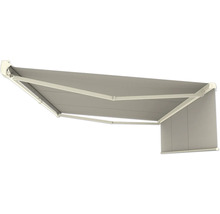 Ausgefahrene Gelenkarmmarkise zum Sonnenschutz